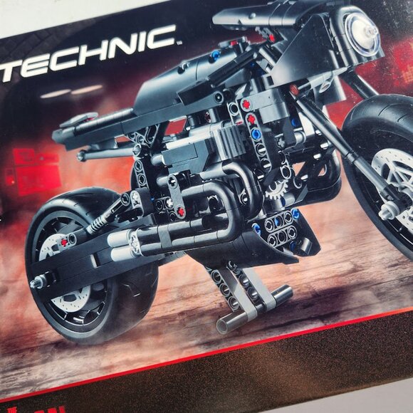 NEW LEGO Technic Batman BATCYCLE Set 42155 Motorcycle Collectible Toy Model Buil - Picture 3 of 16
